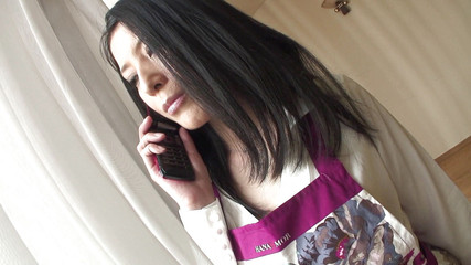 オーラルセックスは彼女の義務であり、彼女はそれをうまくやっています