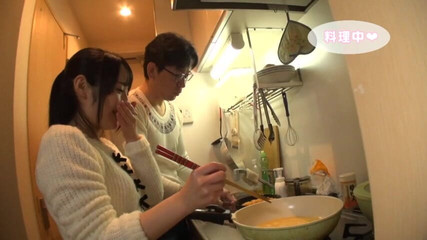 レンタル・ア・キューティー：彼女は年上の男性に興味がある