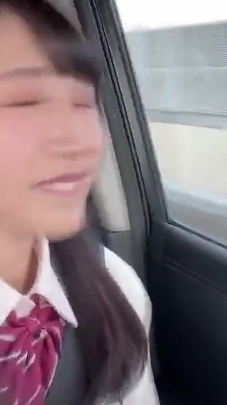 ディープキスが大好きなワイルド美女はどこへ行っても情熱を注ぐ。 -