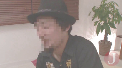 ペニスを吹いておっぱいを犯される日本人ティーンを拾った