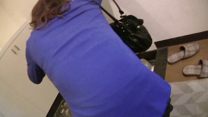 毛深い日本人熟女がキャスティングで濡れた陰部をおもちゃにされる