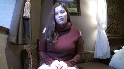 巨乳日本人美女がホテルの部屋で不倫