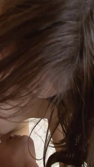 熱い毛深いマンコを持つ魅惑的な芸者が無修正で犯される # 4 - パート 2