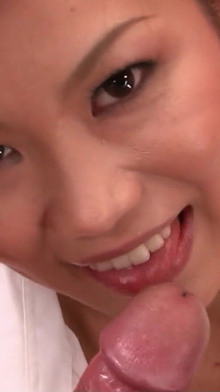 日本人ティーンによるマッサージパーラーでの無修正オイルまみれのハメ撮りフェラと口内発射