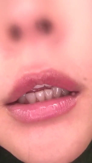 濃厚な唾液 vs.甘い吐息 - 羽生アリサがなぜ不潔な男があなたを興奮させるのかを示します