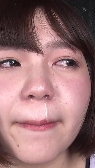 濃厚、しょっぱい、透明 新川ゆずの鼻水クローズアップハメ撮り