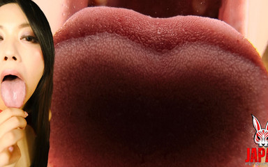 及川貴和子がハメ撮りで淫語を舐める - 顔が消えるまでゆっくりとねっとり唾を吐きます。