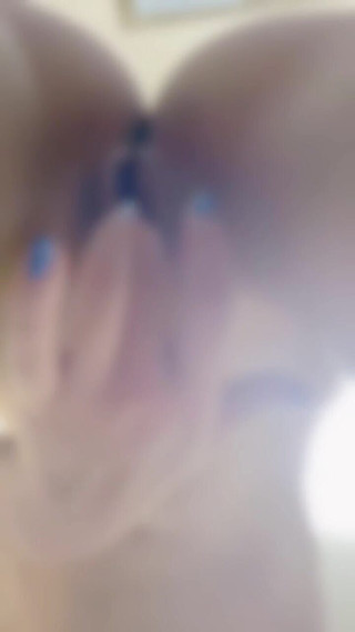 クリトリス・Gスポット四つん這いオナニー 2/2