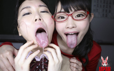 クールビューティー光希ひかりと楪エナの激しいレズ顔舐めレッスン